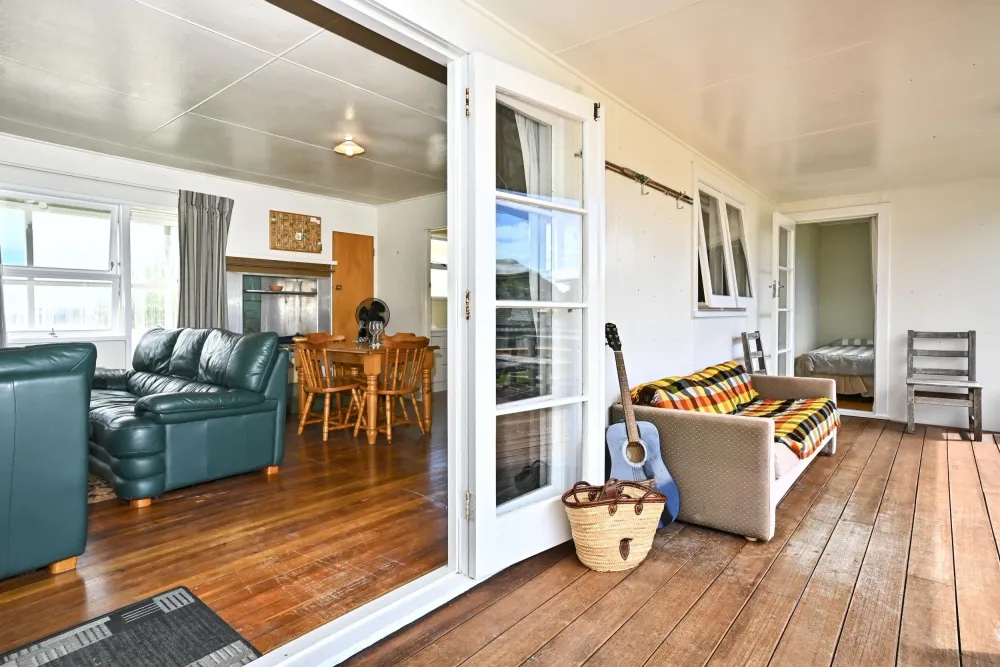 Photos of 18 Lochiel Street