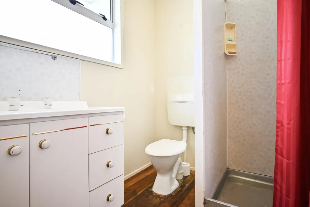 Photos of 18 Lochiel Street
