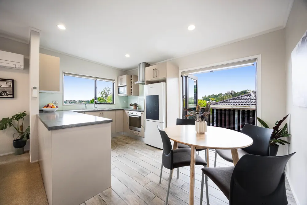 Photos of 2/5 Witheford Drive
