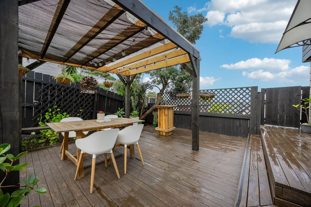 Photos of 2/5 Witheford Drive