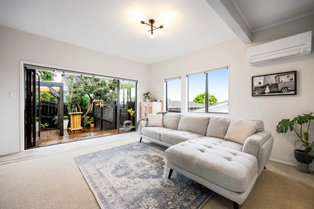 Photos of 2/5 Witheford Drive