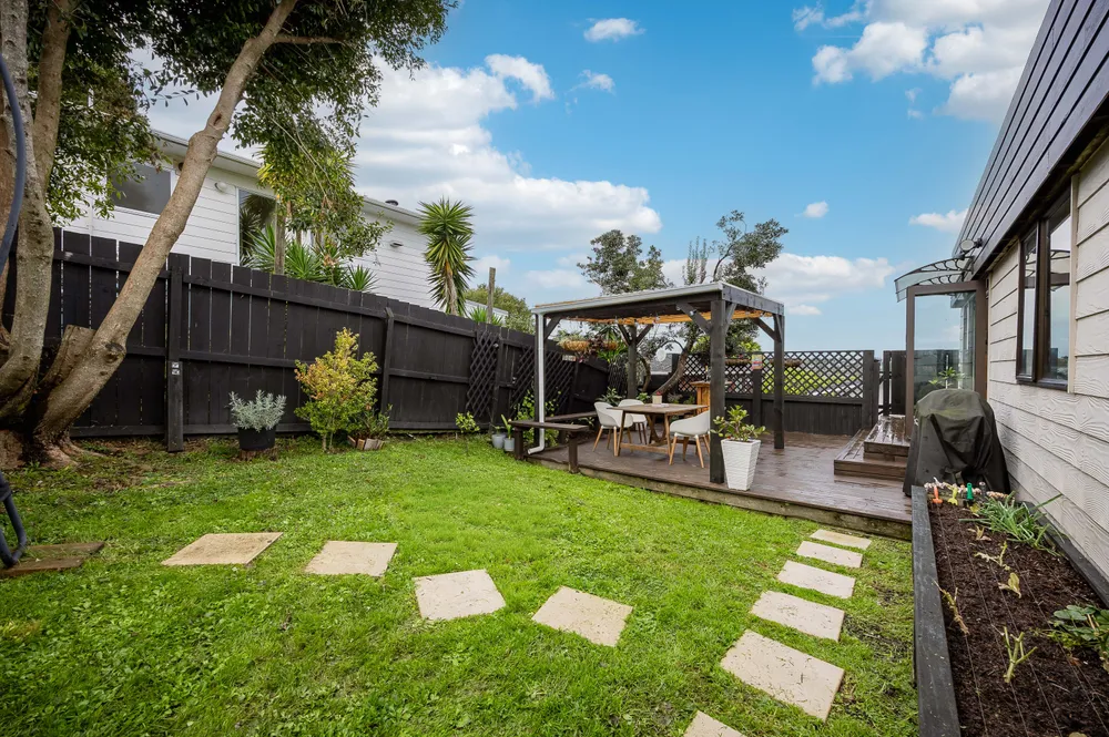 Photos of 2/5 Witheford Drive