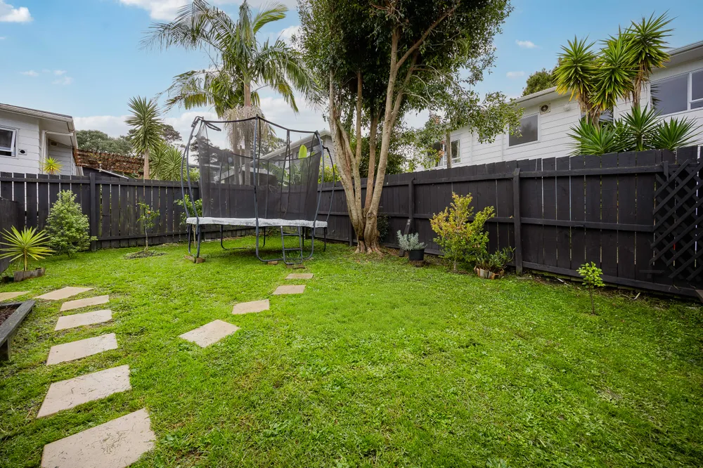 Photos of 2/5 Witheford Drive