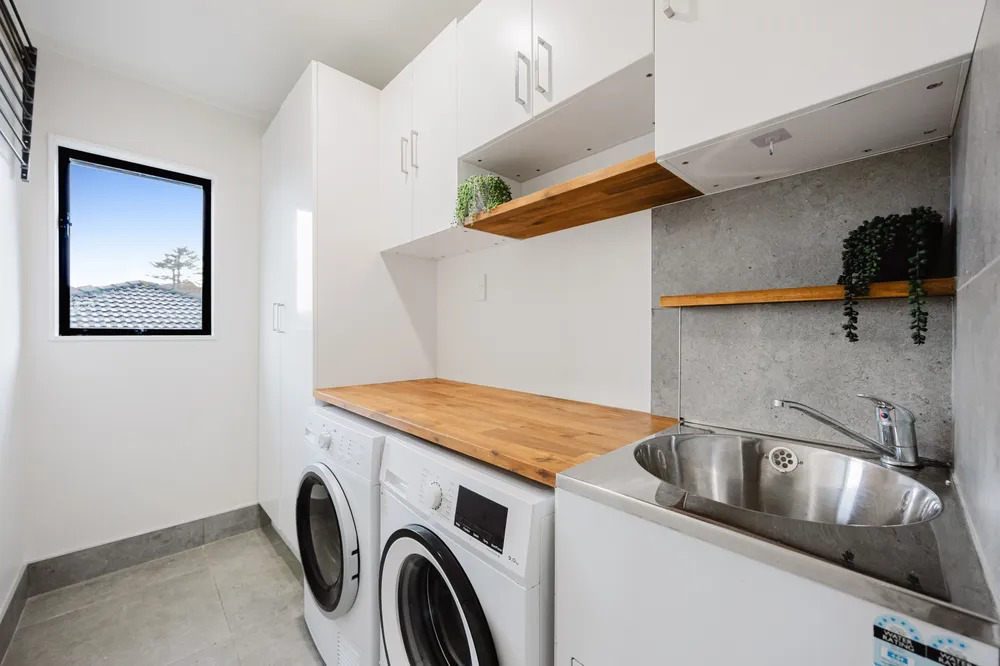 Photos of 2/5 Witheford Drive
