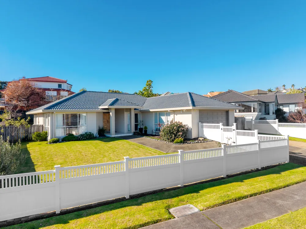 Photos of 12 Woodgers Way