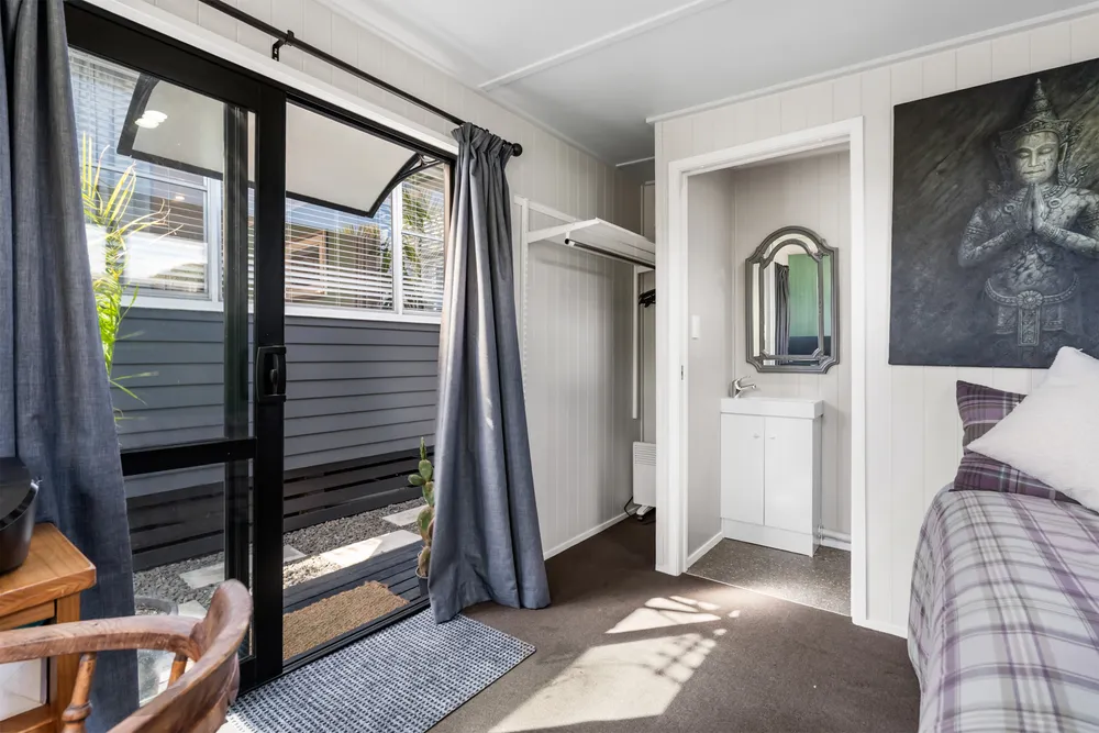 Photos of 76A Wharf Road