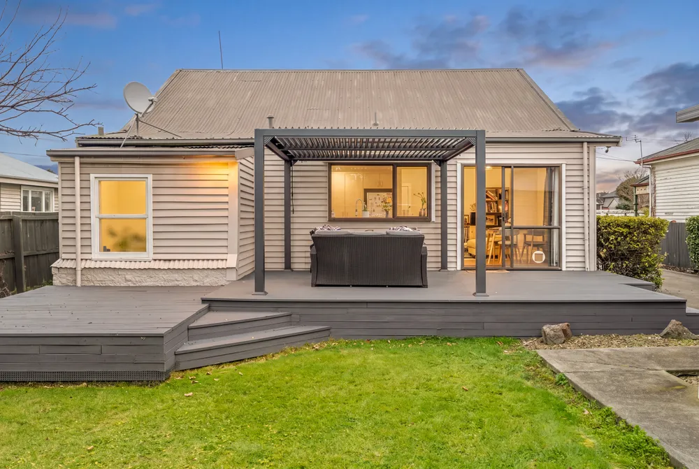 Photos of 17 Mackenzie Avenue