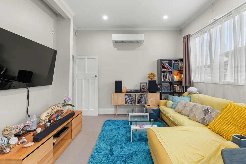 Photos of 17 Mackenzie Avenue