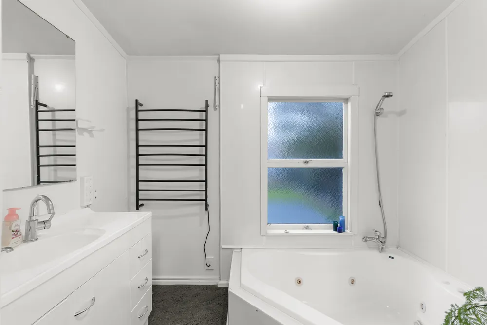 Photos of 17 Mackenzie Avenue