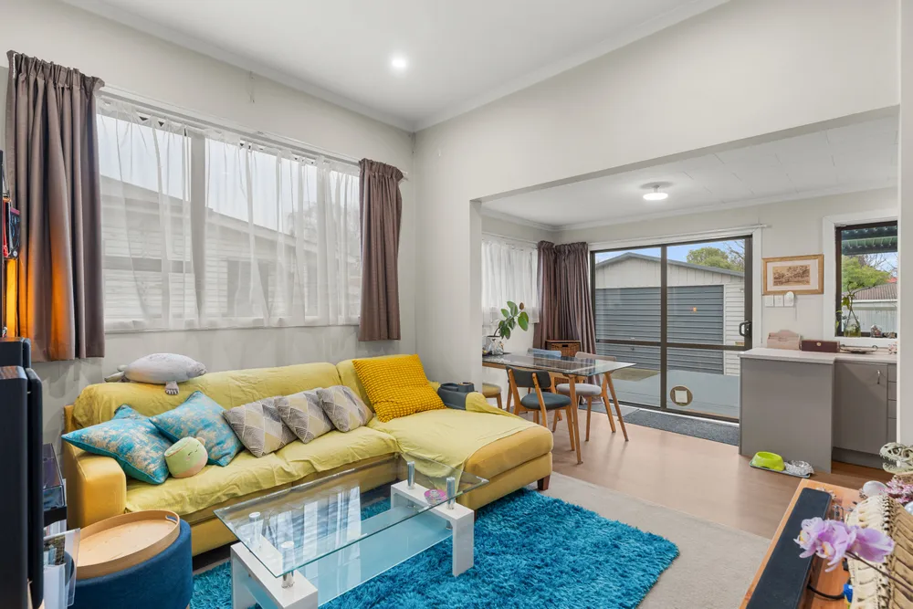 Photos of 17 Mackenzie Avenue