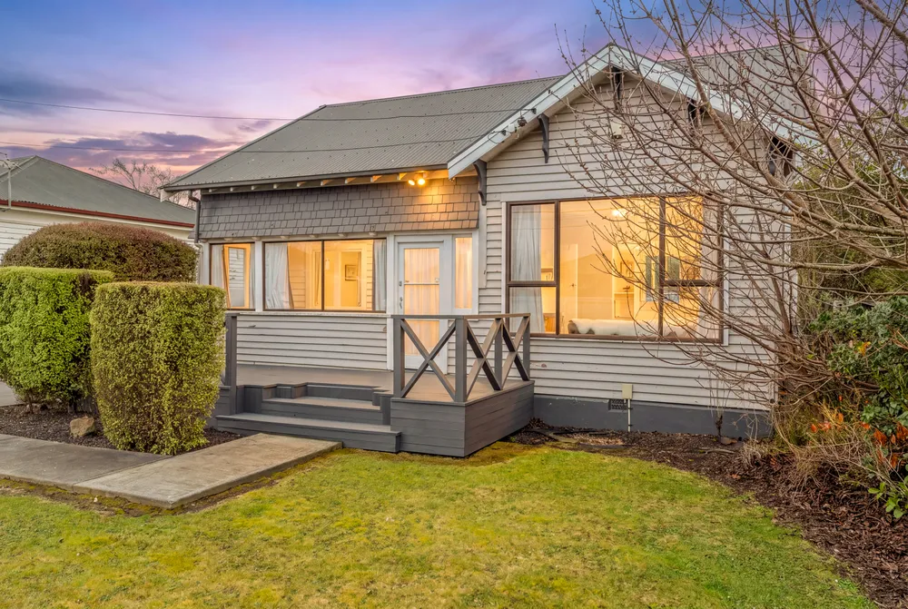Photos of 17 Mackenzie Avenue
