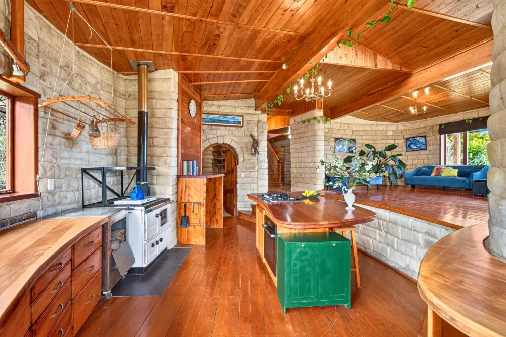 Photos of 204 Oyster Point Road