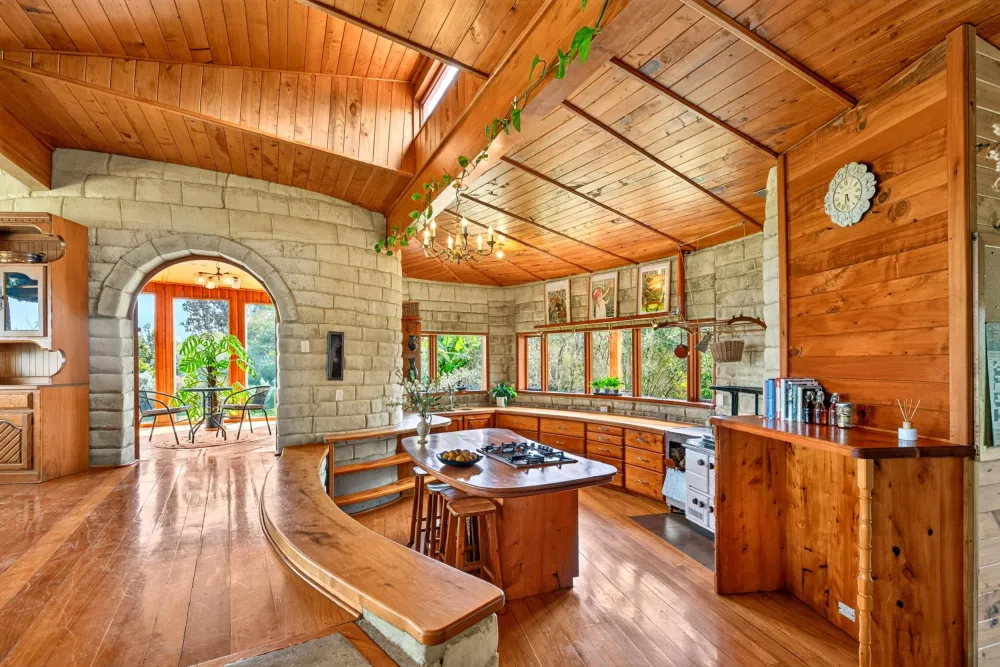 Photos of 204 Oyster Point Road