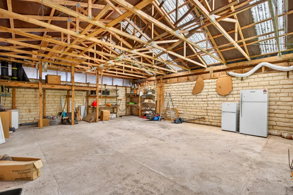Photos of 204 Oyster Point Road