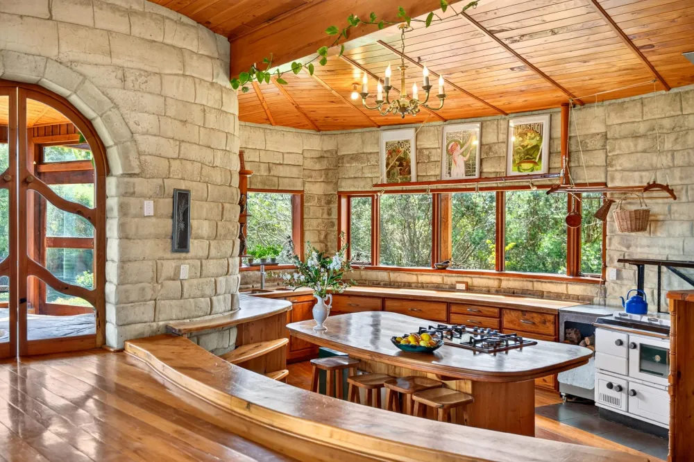 Photos of 204 Oyster Point Road