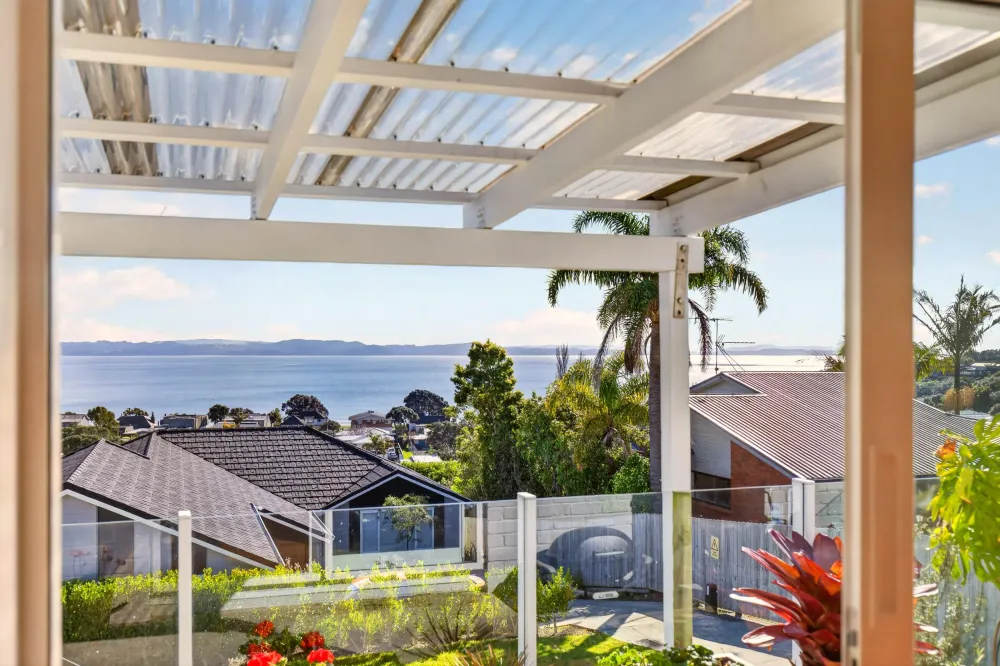 Photos of 954 Whangaparaoa Road