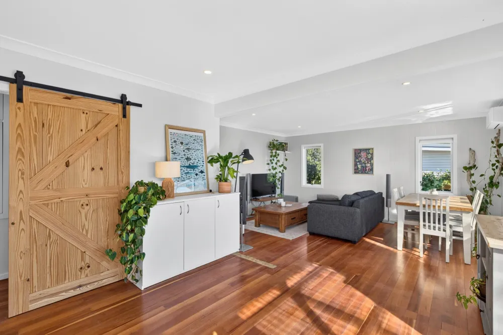 Photos of 954 Whangaparaoa Road