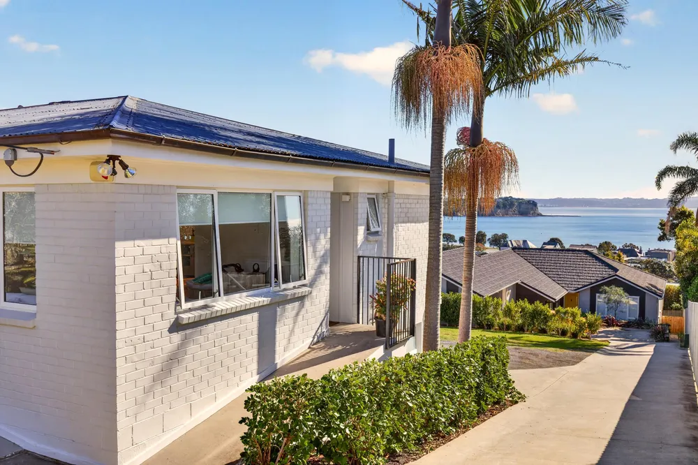 Photos of 954 Whangaparaoa Road