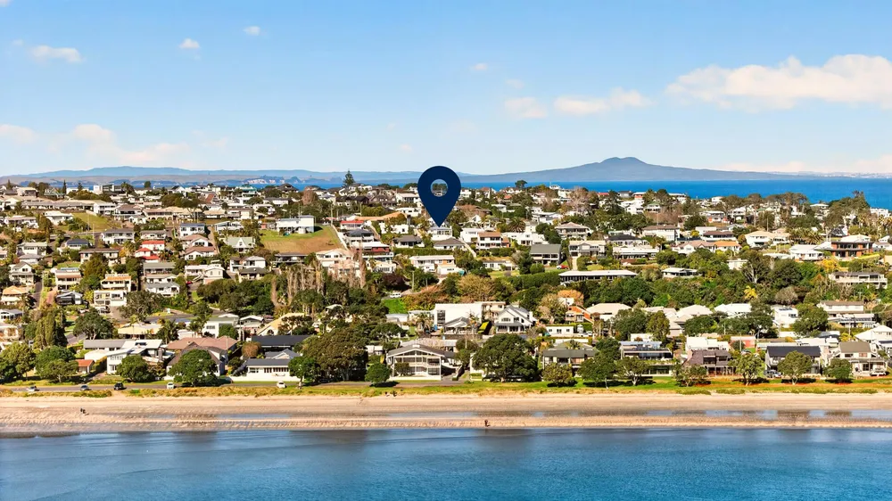 Photos of 954 Whangaparaoa Road