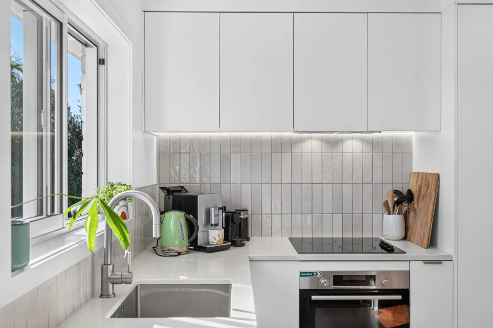 Photos of 954 Whangaparaoa Road