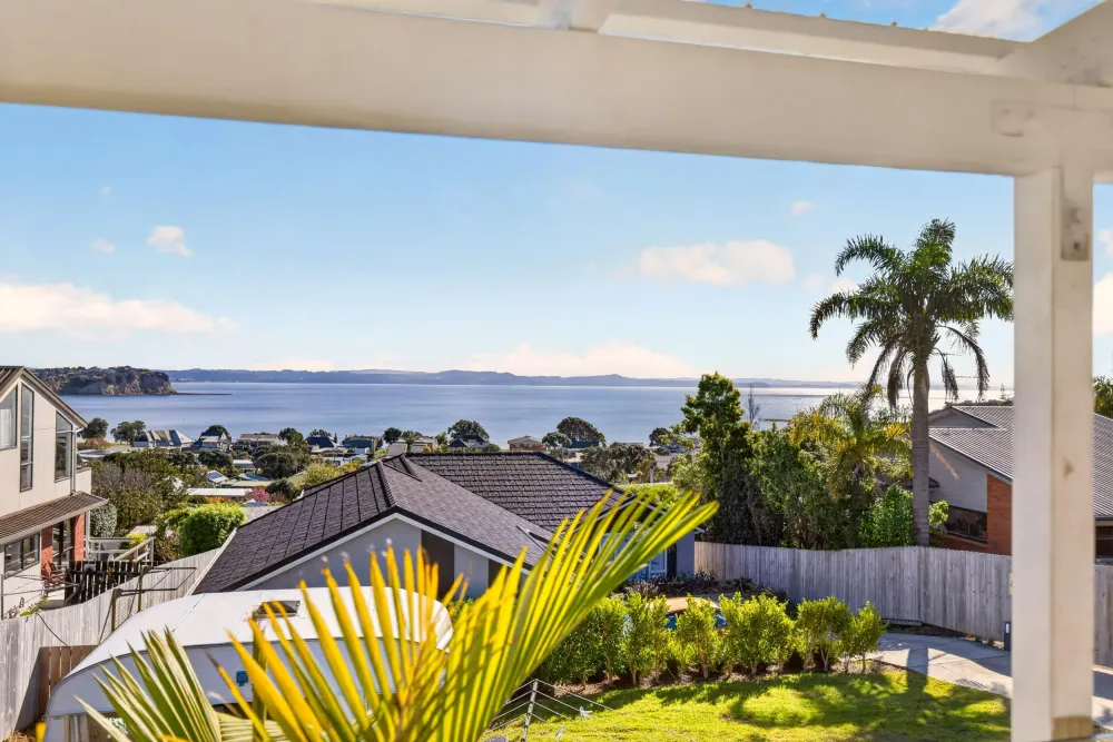 Photos of 954 Whangaparaoa Road