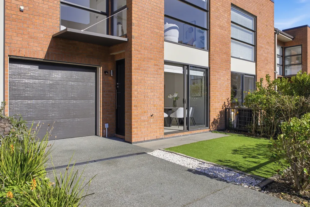 Photos of 43 Scoria Crescent
