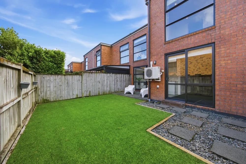 Photos of 43 Scoria Crescent