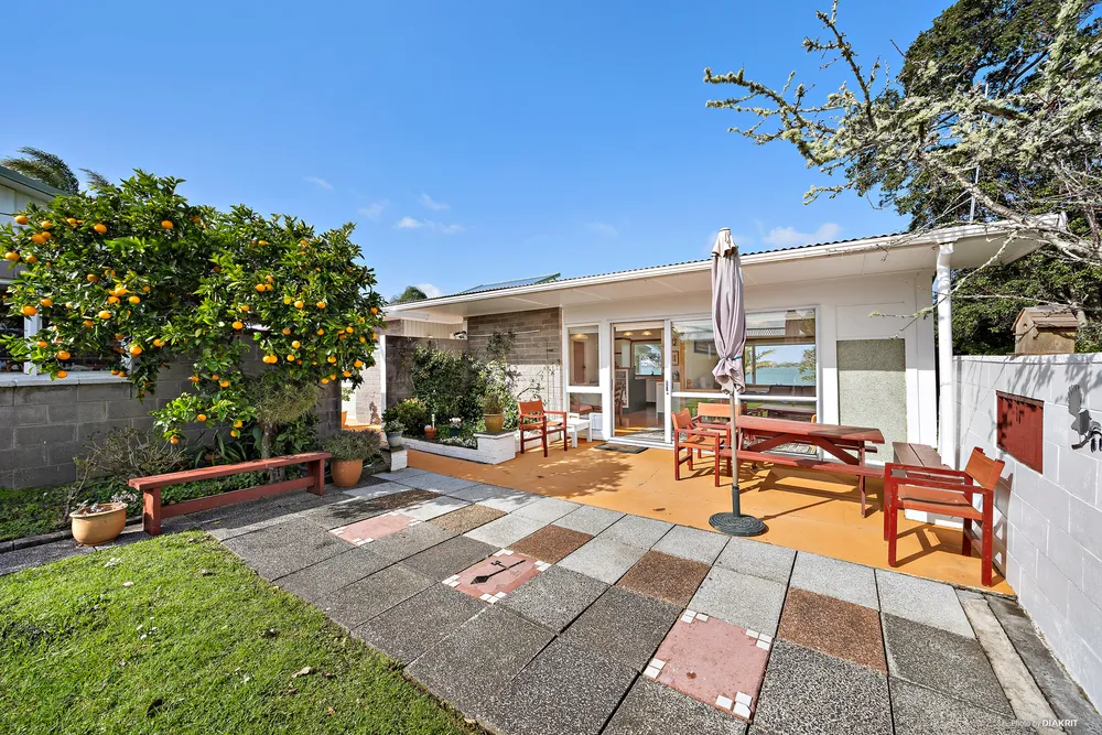 Photos of 31 Swan Crescent