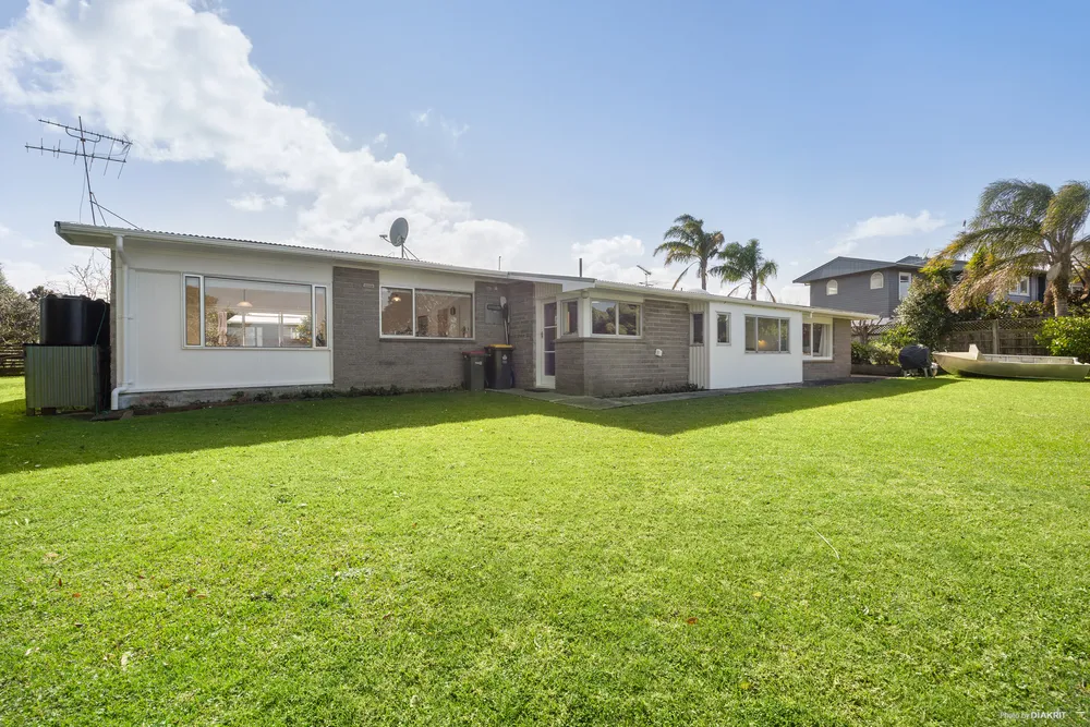 Photos of 31 Swan Crescent