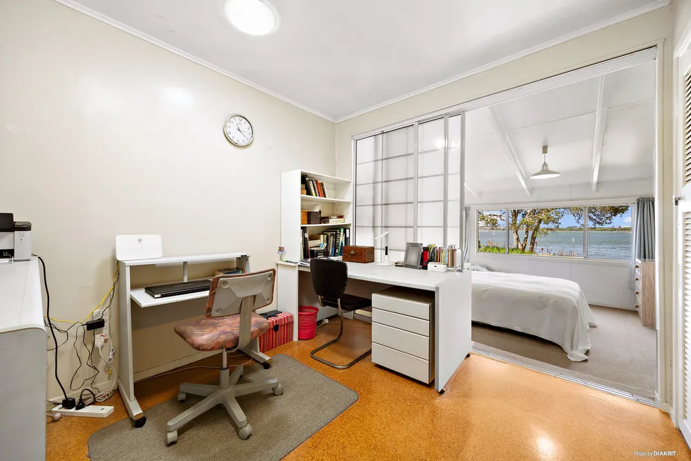 Photos of 31 Swan Crescent