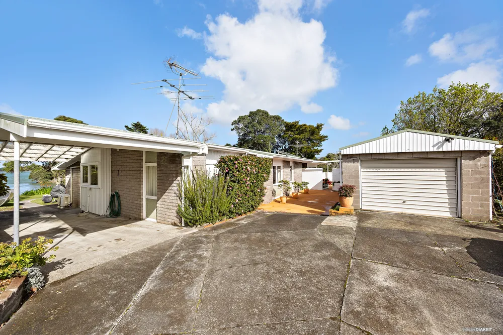 Photos of 31 Swan Crescent