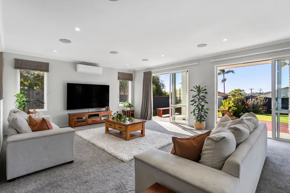Photos of 75 Point Chevalier Road