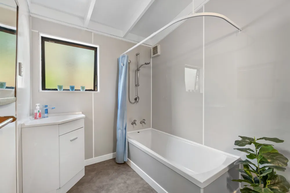 Photos of 3B Waimahanga Road