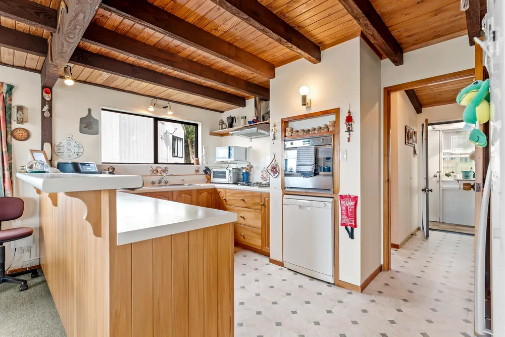 Photos of 20 Aurora Avenue