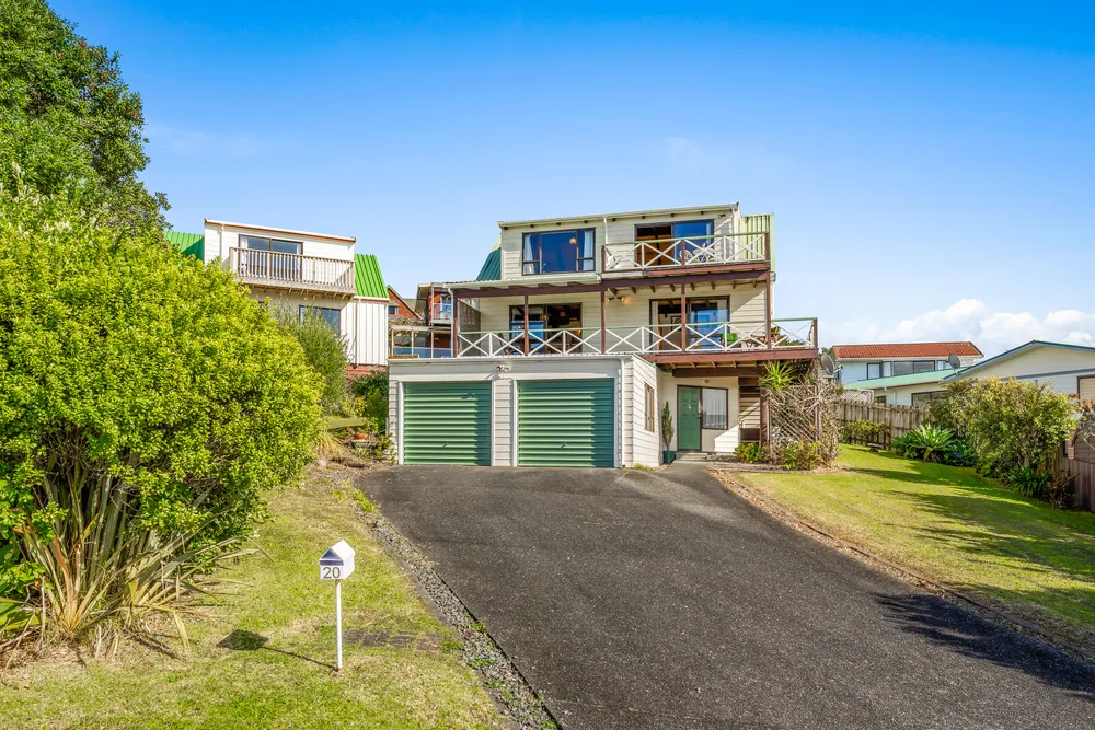 Photos of 20 Aurora Avenue