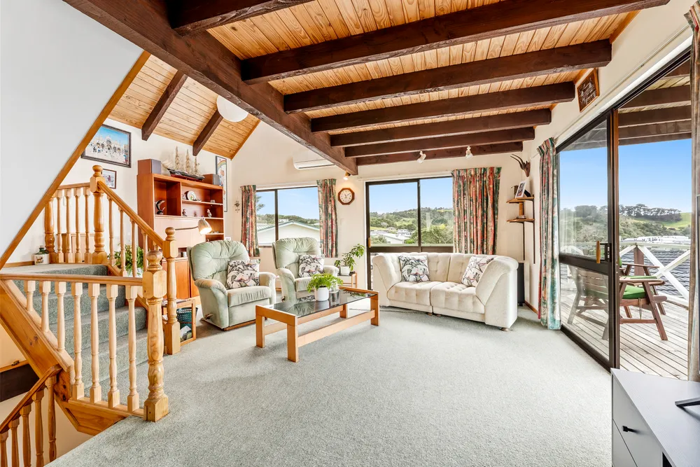 Photos of 20 Aurora Avenue