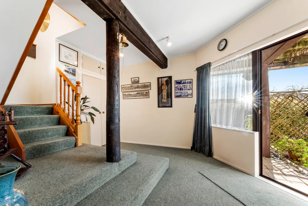 Photos of 20 Aurora Avenue