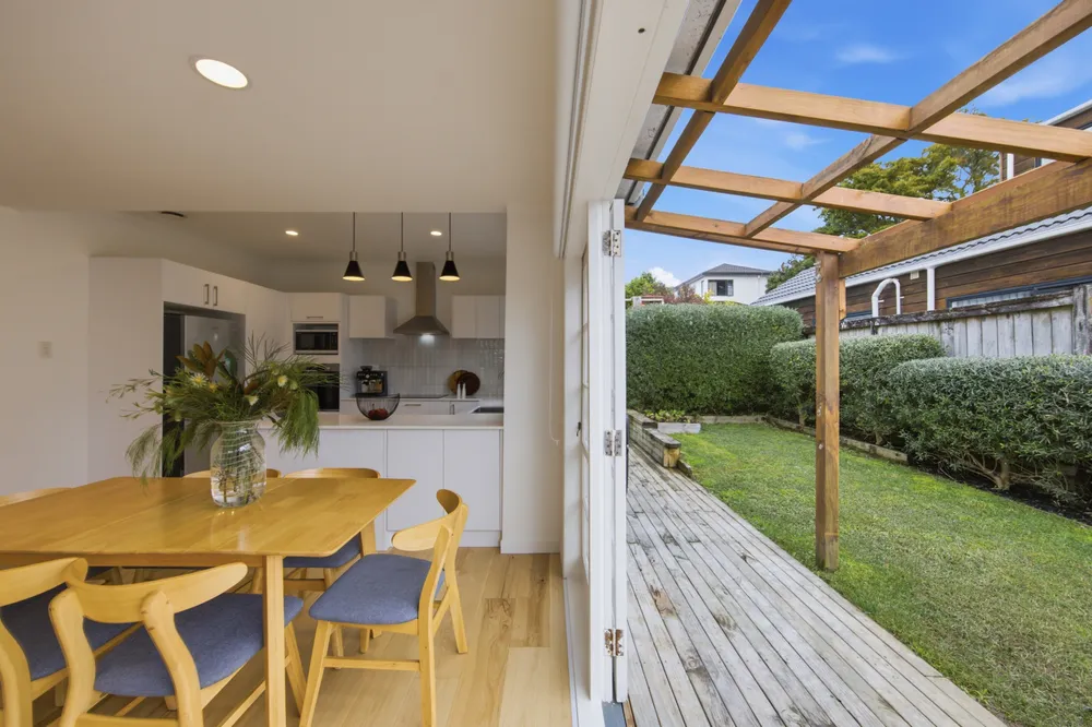 Photos of 16A Powell Street
