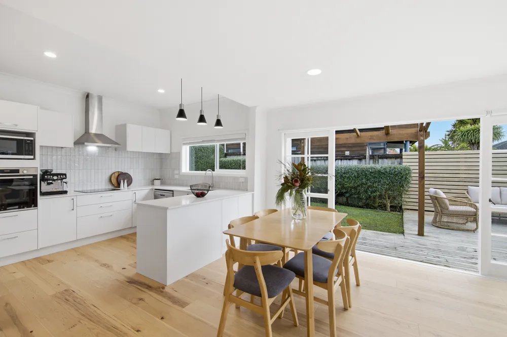 Photos of 16A Powell Street