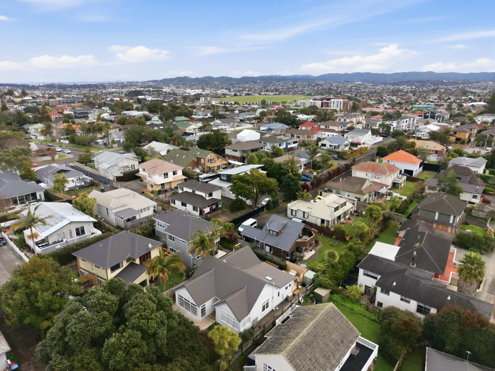Photos of 16A Powell Street