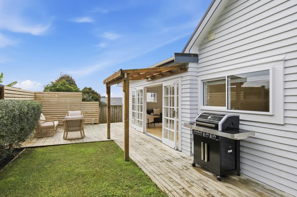 Photos of 16A Powell Street
