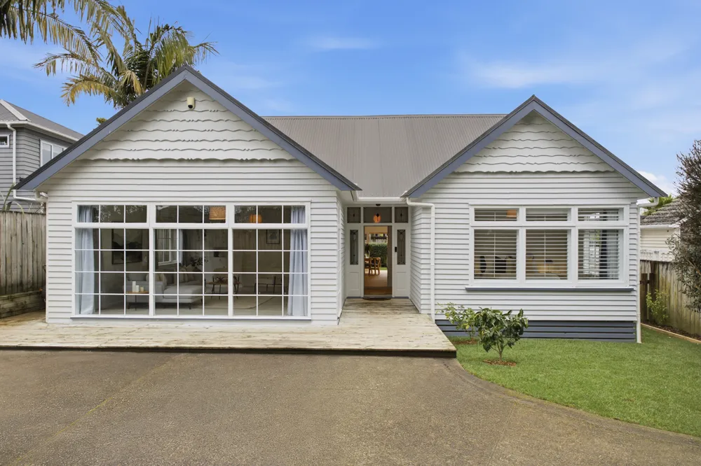 Photos of 16A Powell Street
