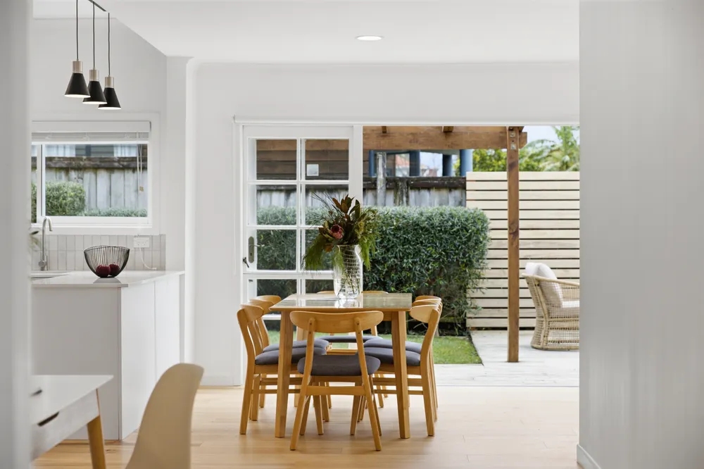Photos of 16A Powell Street