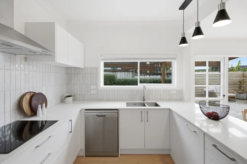 Photos of 16A Powell Street