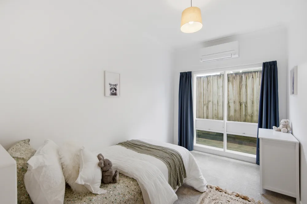 Photos of 16A Powell Street