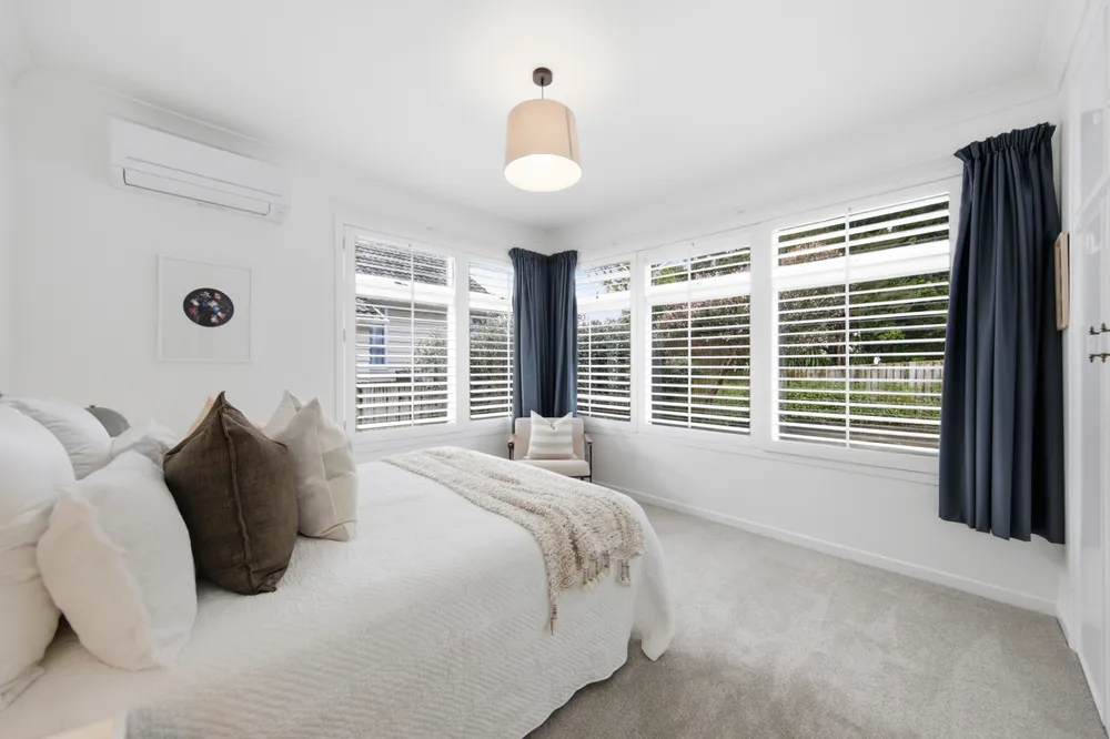 Photos of 16A Powell Street