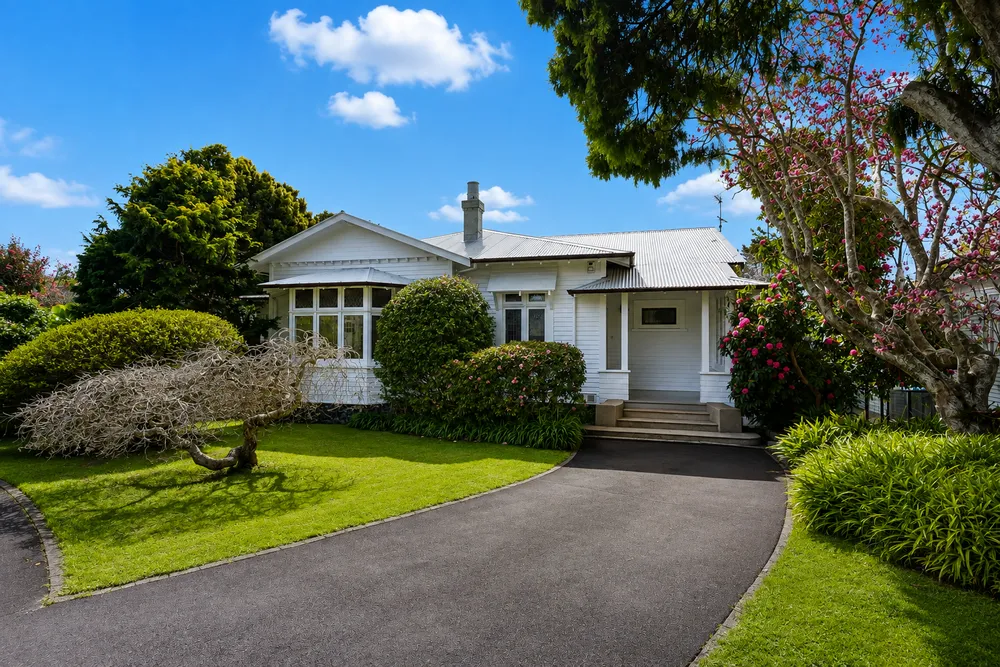 Photos of 46 Lloyd Avenue