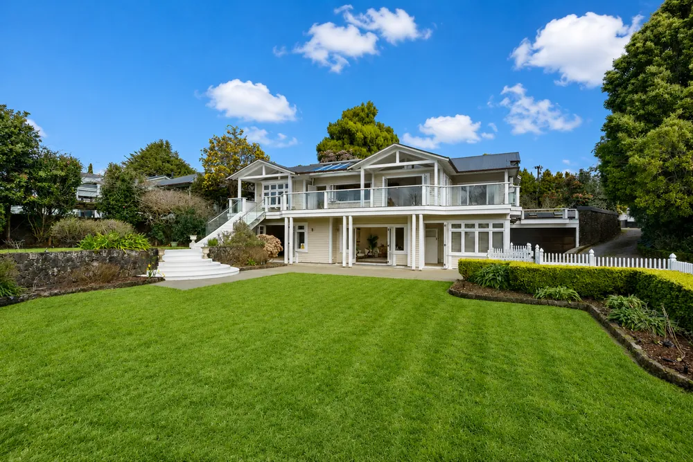 Photos of 46 Lloyd Avenue