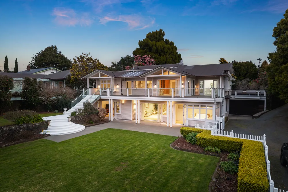 Photos of 46 Lloyd Avenue