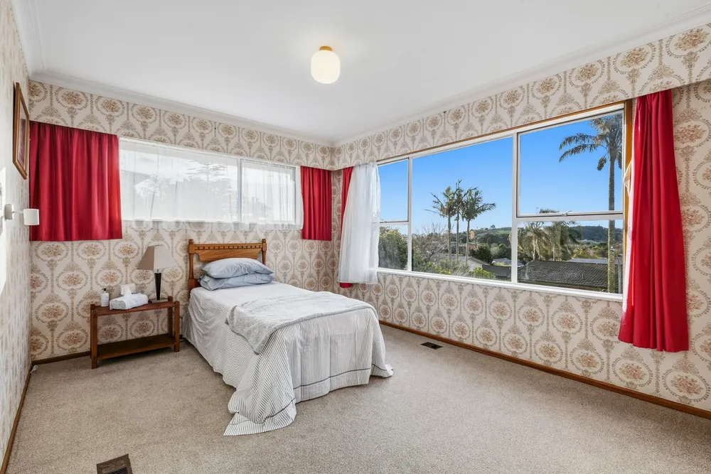Photos of 2 Cherry Crescent